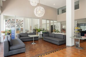 Lobby - Ratchadamnoen Residence (Bangkok)