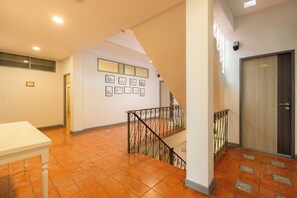 Hallway - Ratchadamnoen Residence (Bangkok)
