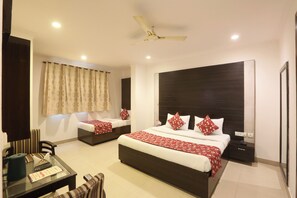 Executive Room | Egyptian cotton sheets, premium bedding, down comforters - Airport Hotel Chanakya (New Delhi)