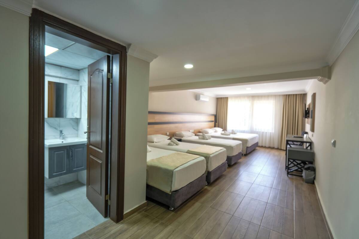ห้องบิสซิเนส | เครื่องนอนระดับพรีเมียม, โต๊ะทำงาน, ห้องเก็บเสียง, Wi-Fi ฟรี