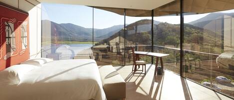 1 bedroom, Egyptian cotton sheets, premium bedding, minibar