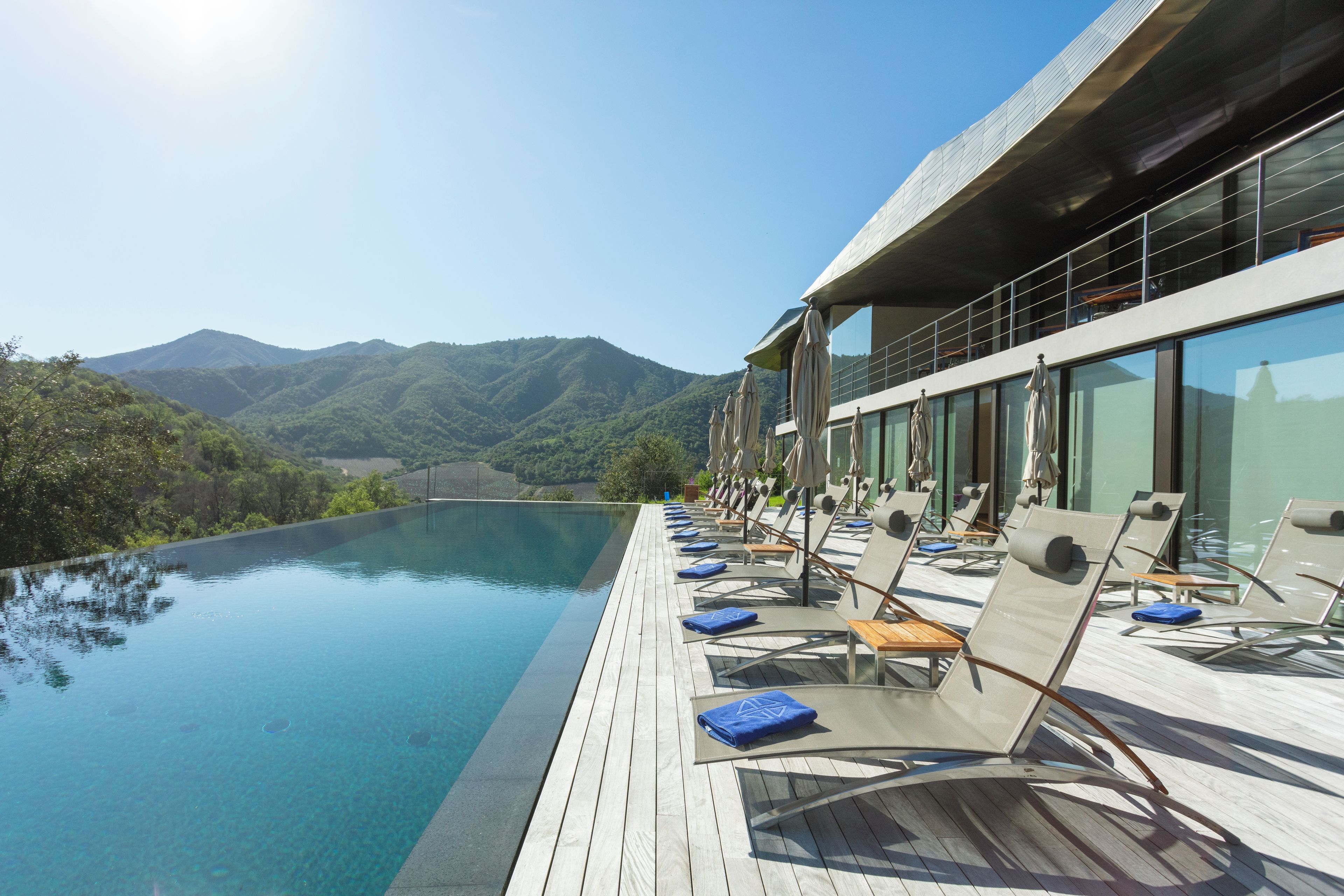 Infinity pool