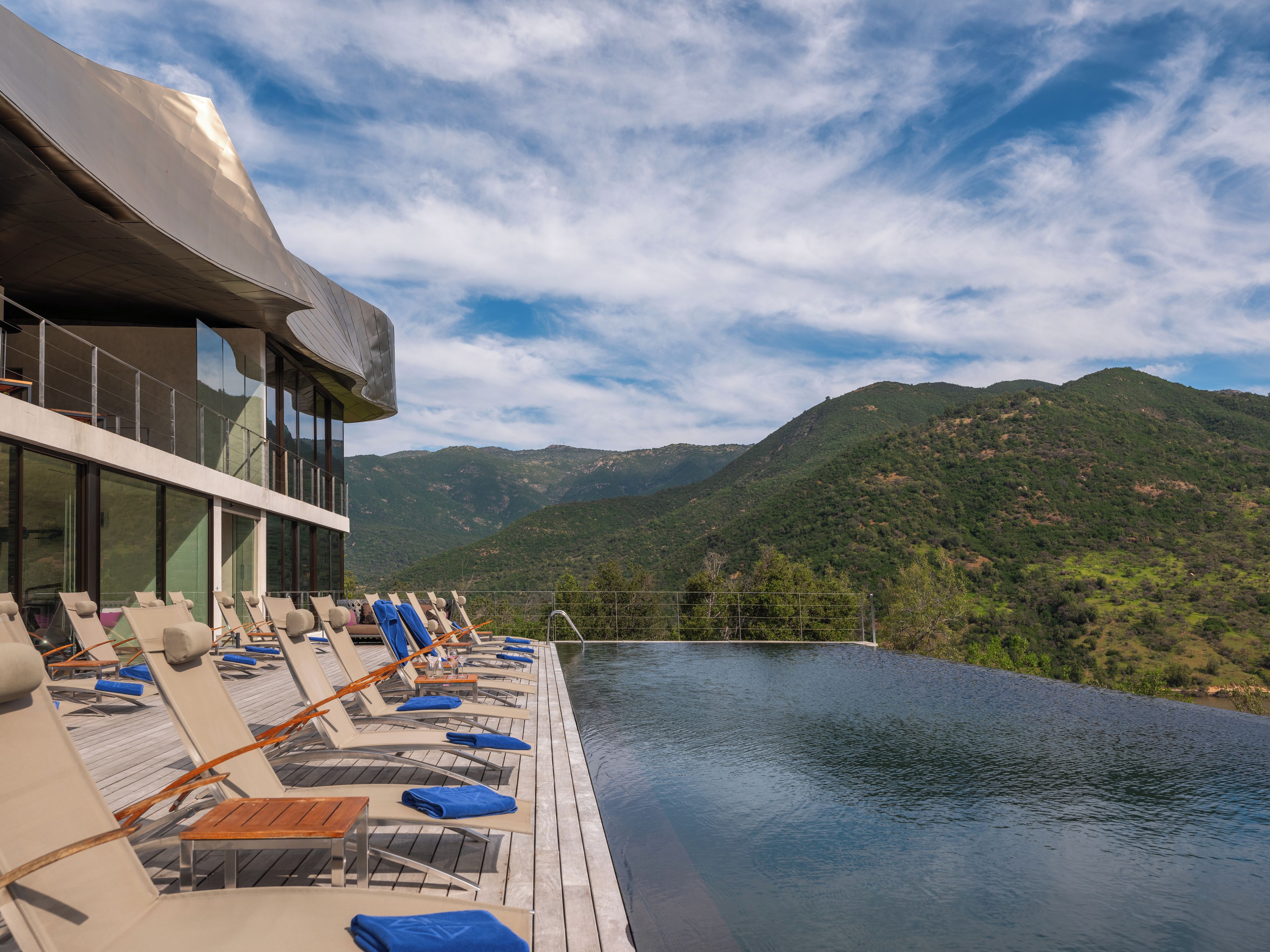 Infinity pool