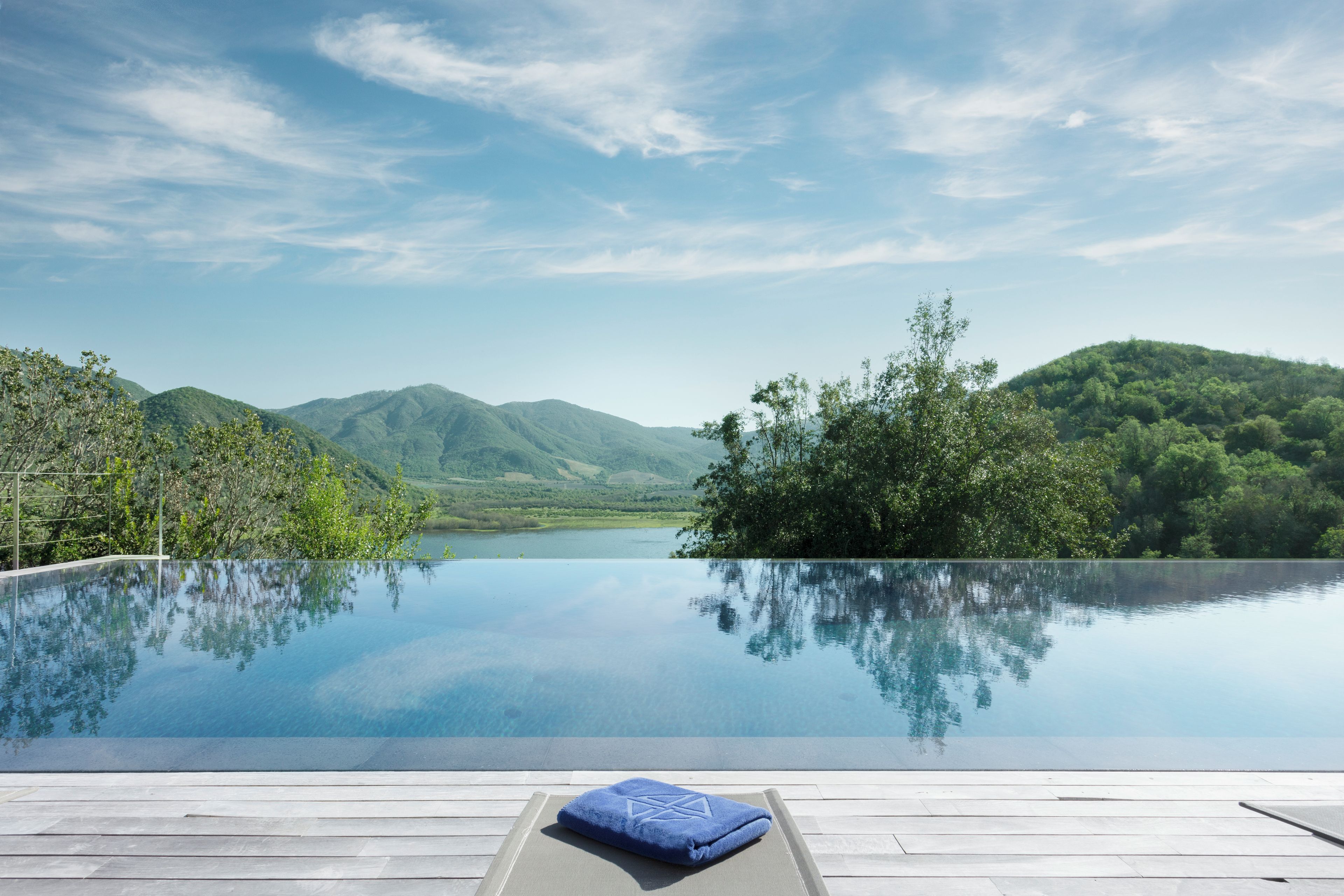 Infinity pool