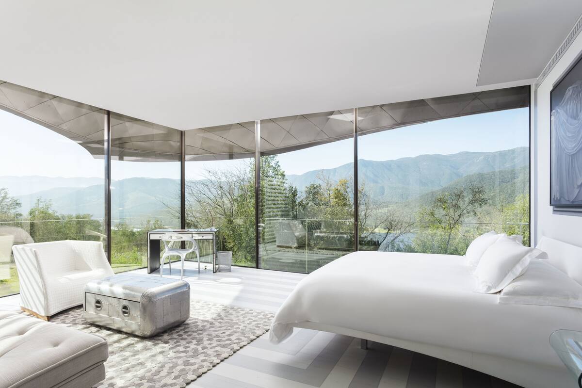 1 bedroom, egyptian cotton sheets, premium bedding, minibar