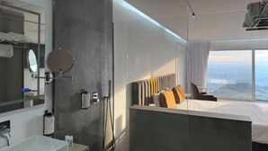 Kamar Double Deluks | Wi-Fi gratis dan seprai linen