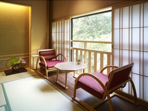 Without bath in the room, 20 minutes from Izumisano by bus, can't serve dinner after 7 PM Check in | Bathroom