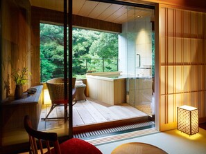 With bath in the room, 20 minutes from Izumisano by bus, can't serve dinner after 7 PM Check in | Bathroom