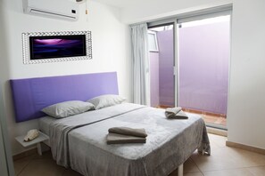 Studio | Down comforters, individually decorated, individually furnished, desk - IRIS Studios & Apartments (Playa del Carmen)
