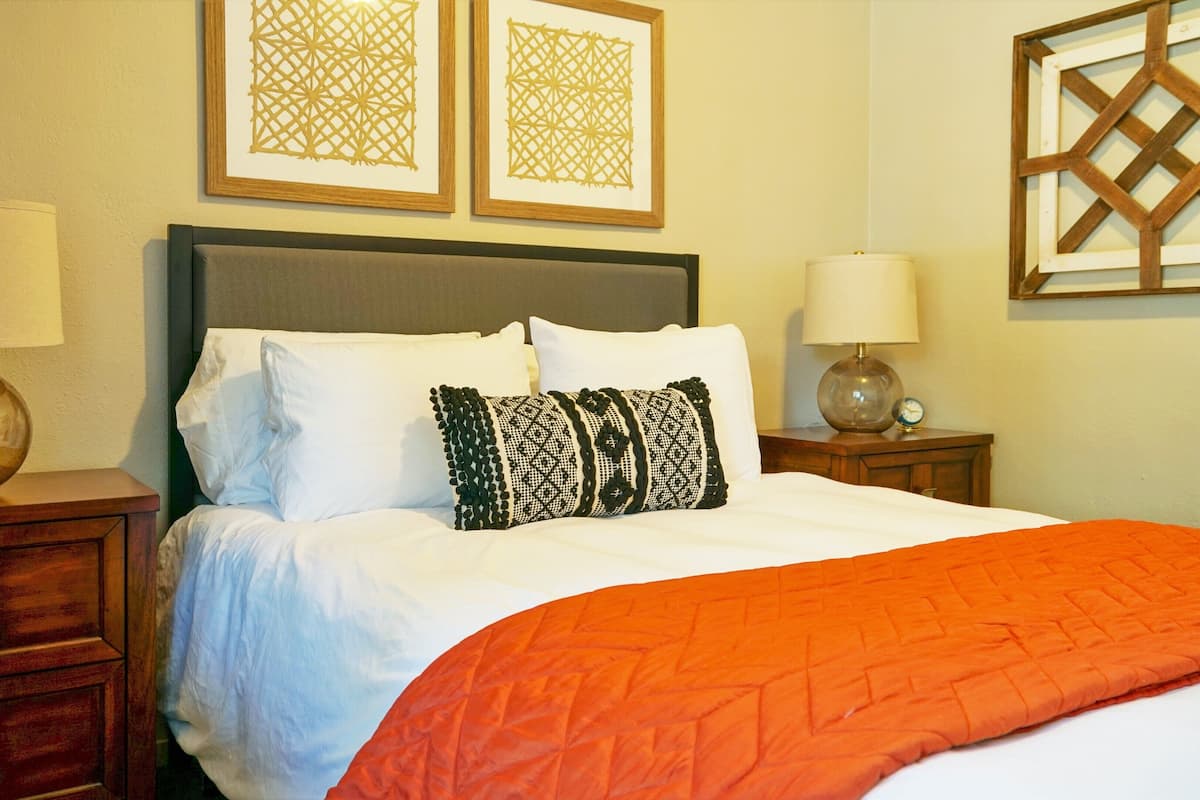 Family Suite, Multiple Beds | 2 bedrooms, individually decorated, individually furnished, free WiFi