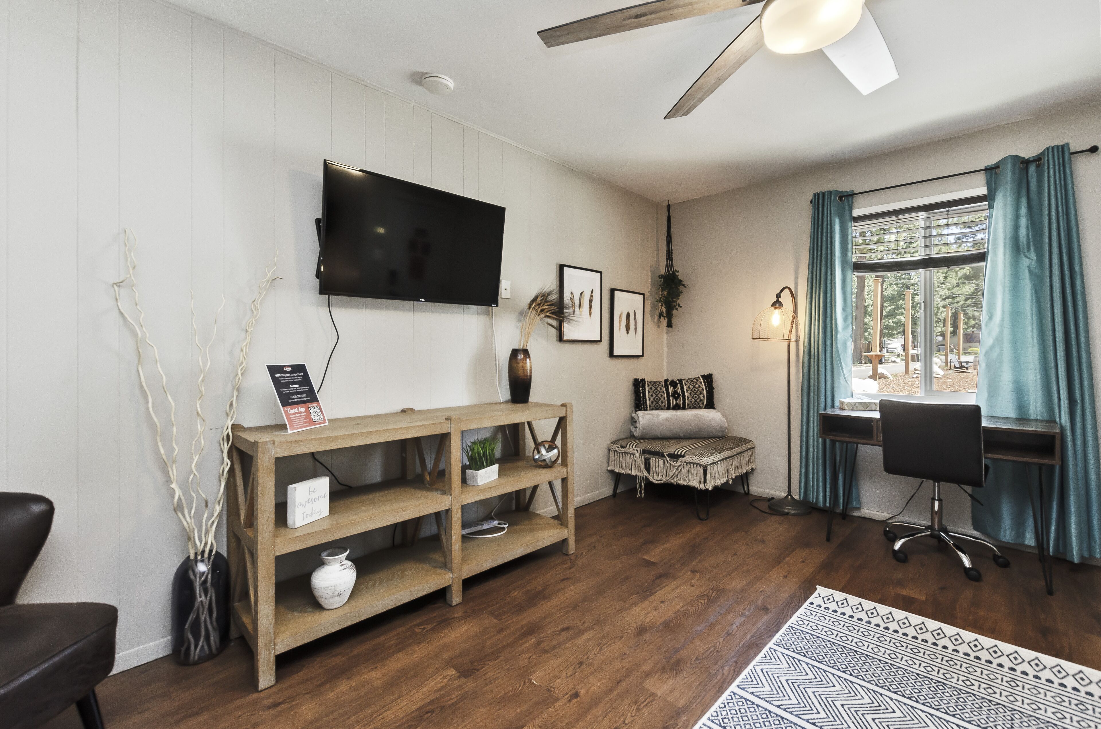 family suite, multiple beds | individually decorated, individually furnished, free wifi, bed sheets