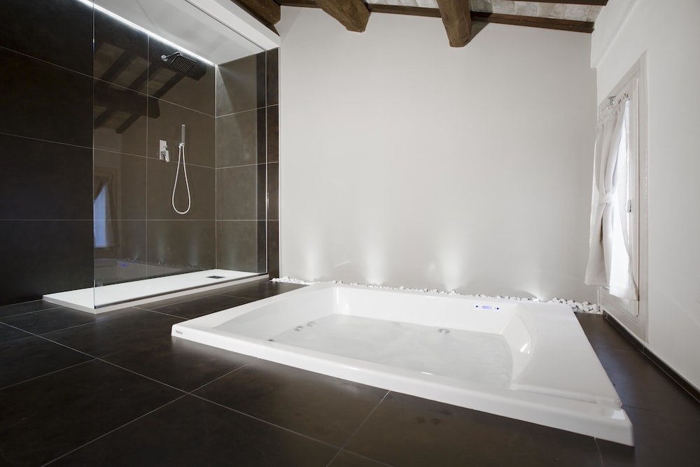 Borgoleoni18 - Room & Breakfast by null