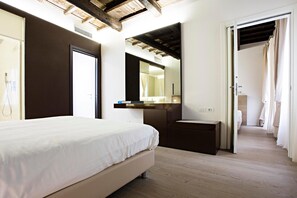 Premium bedding, down comforters, memory foam beds, minibar - Borgoleoni 18 (Ferrara)