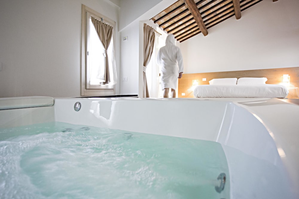 Borgoleoni18 - Room & Breakfast by null