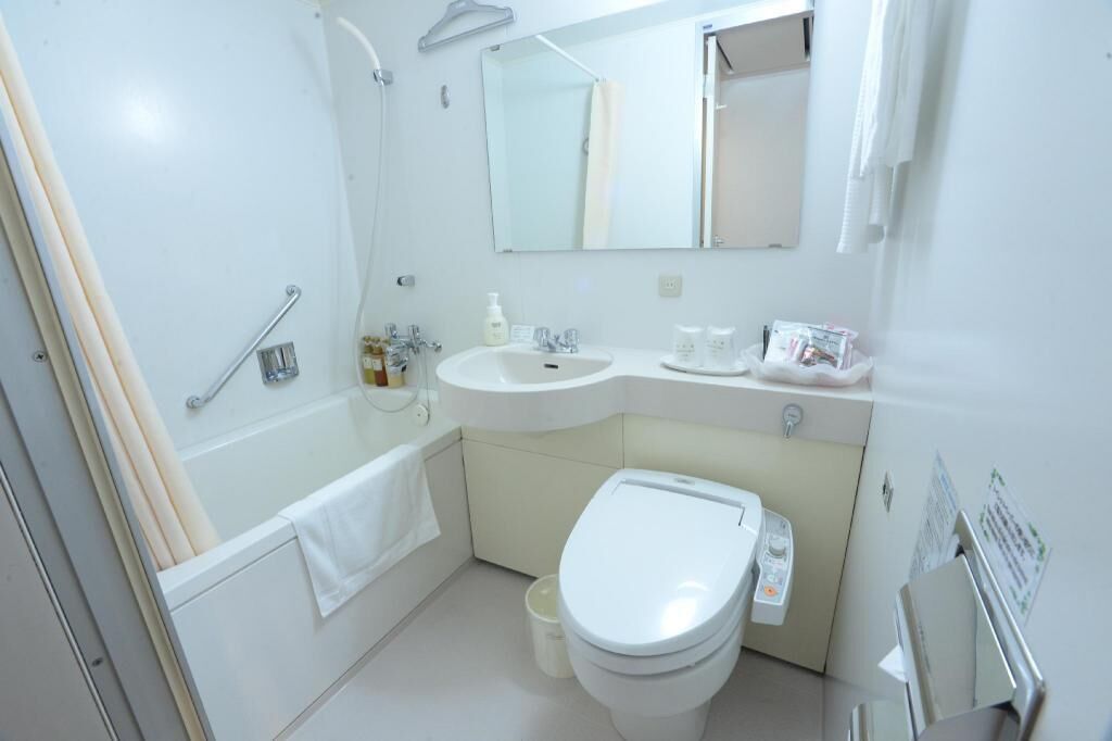 Bagno | Doccia, set di cortesia gratuito, asciugacapelli, pantofole