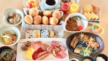 Desayuno buffet diario (JPY 1100 por persona)