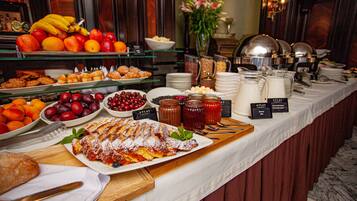 Daily continental breakfast for a fee