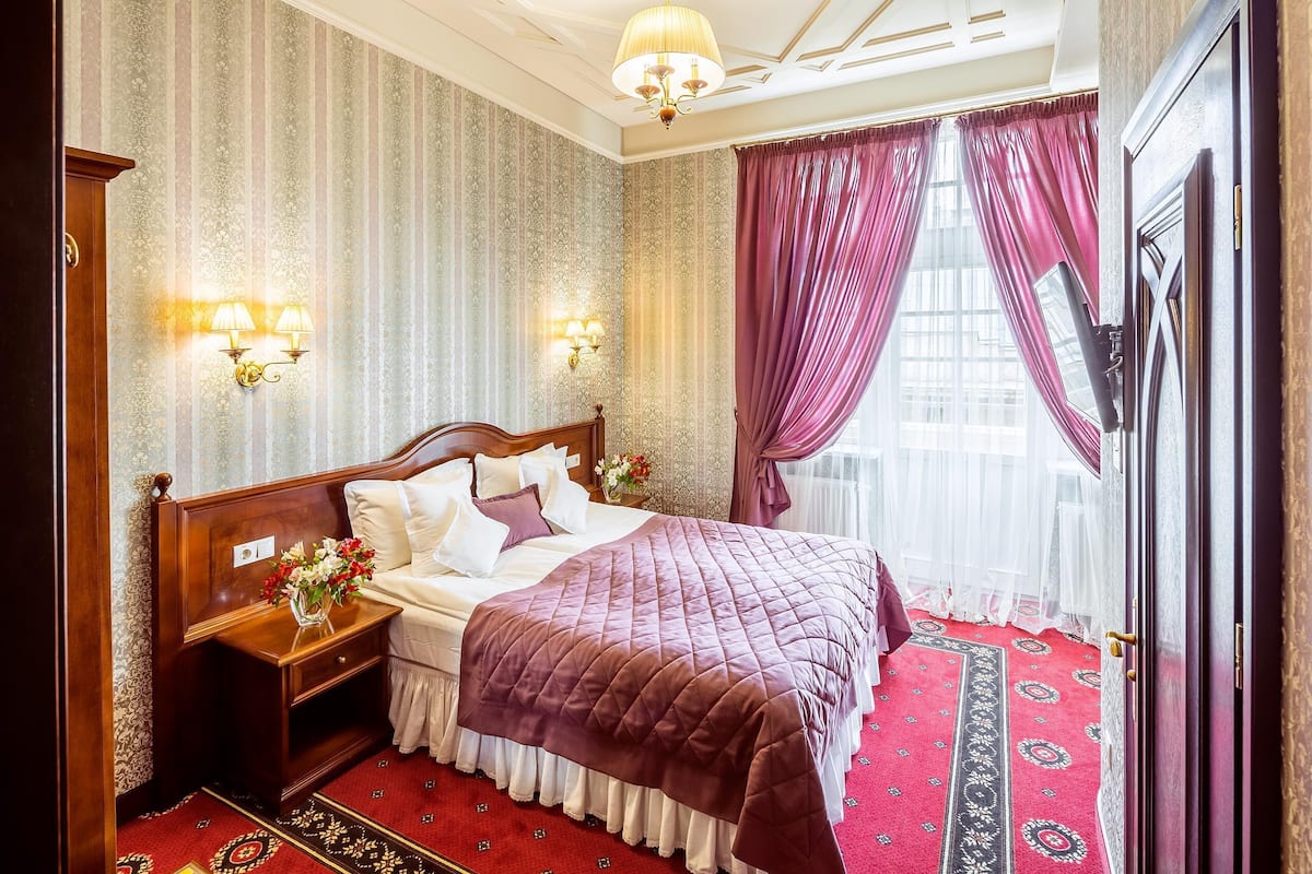 Superior tweepersoonskamer, balkon | Italiaanse Frette-lakens, hypoallergeen beddengoed