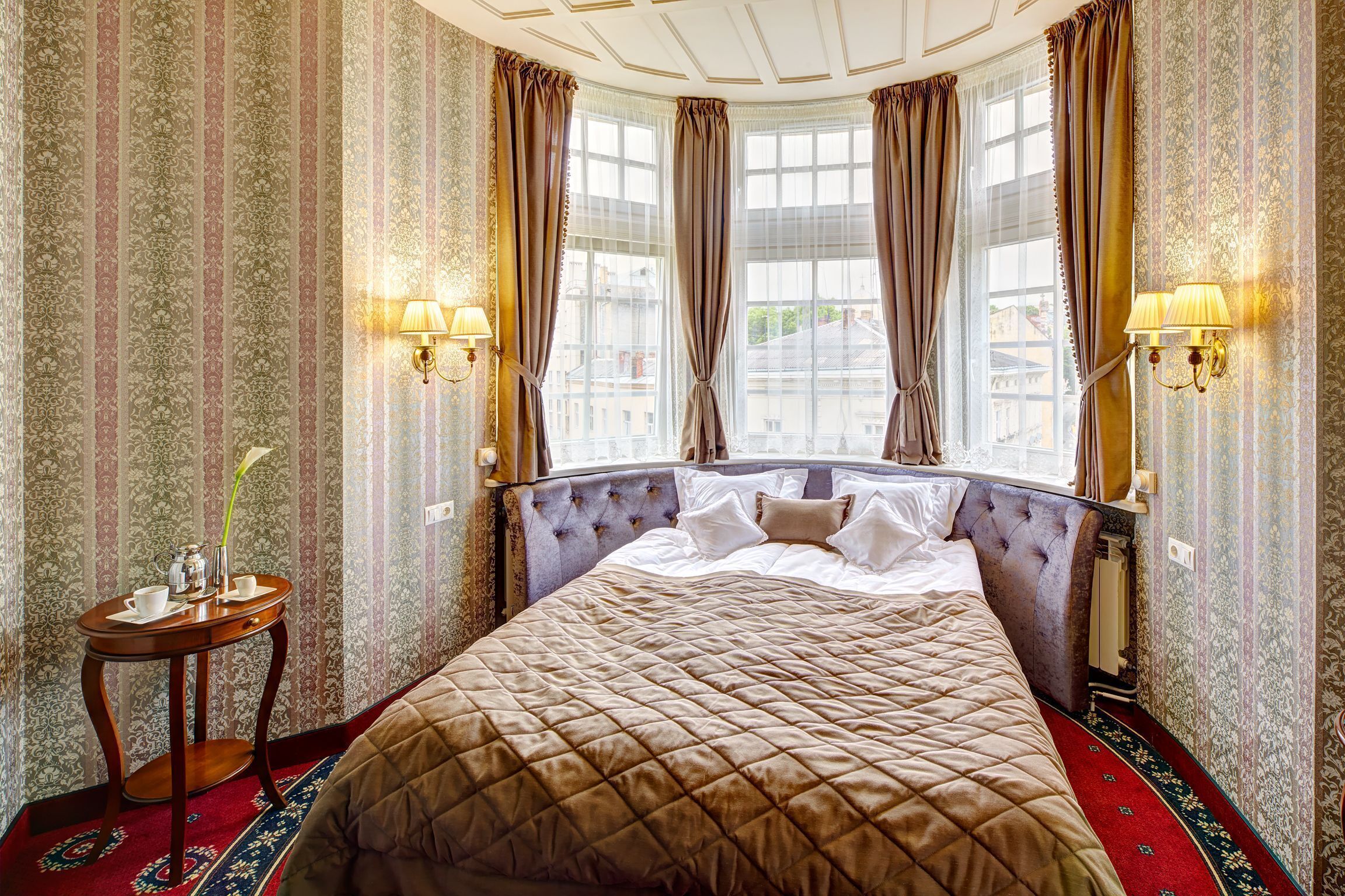 Suite | Frette Italian sheets, hypo-allergenic bedding, Select Comfort beds