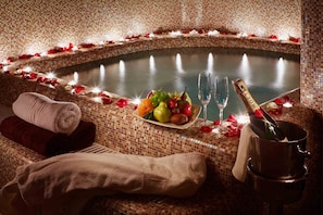 Pool - Atlas Deluxe (Lviv)