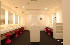 Interior - First Cabin Hakata (Fukuoka)