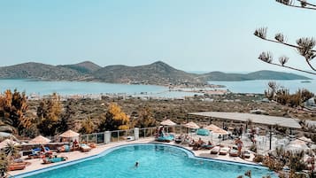 4 piscinas al aire libre, sombrillas, tumbonas