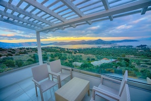 Villa, 2 Bedrooms, Private Pool | 1 bedroom, hypo-allergenic bedding, blackout curtains, soundproofing