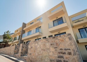 Ropa de cama hipoalergénica y cortinas blackout 