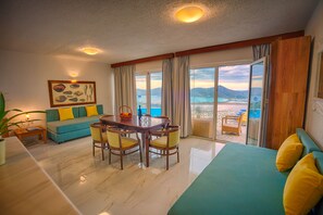Villa, 2 Bedrooms, Private Pool | Hypo-allergenic bedding, blackout drapes, soundproofing
