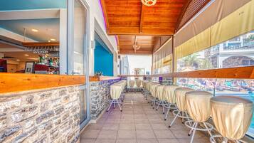 Poolside bar