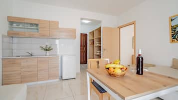 Grand Apartment, 2 Bedrooms | Hypo-allergenic bedding, blackout curtains, soundproofing