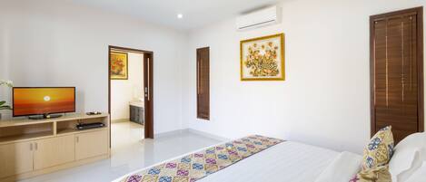 Villa, 4 Bedrooms, Private Pool | Minibar, individually decorated, individually furnished, desk