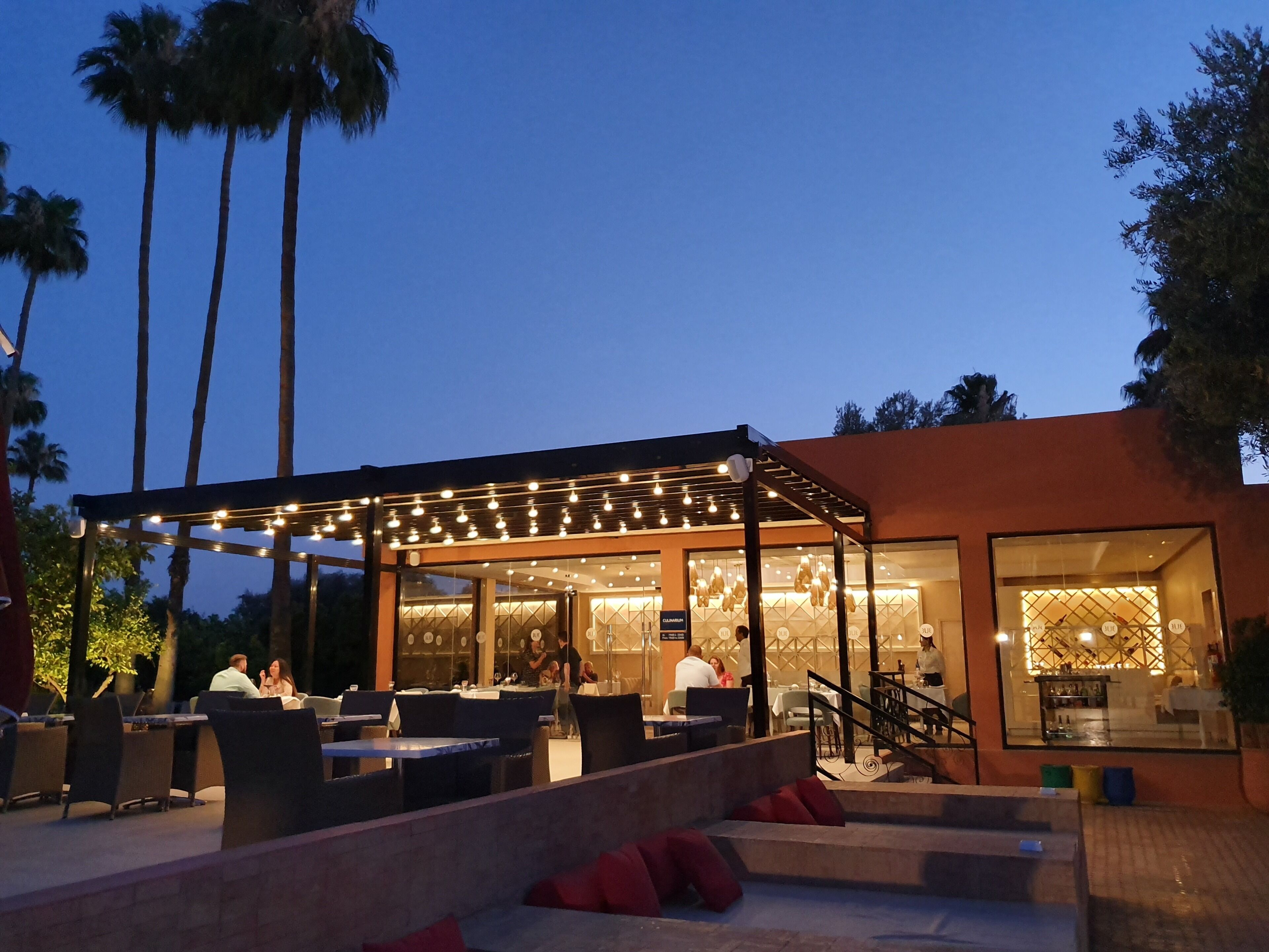 住宿正面 (夜晚)