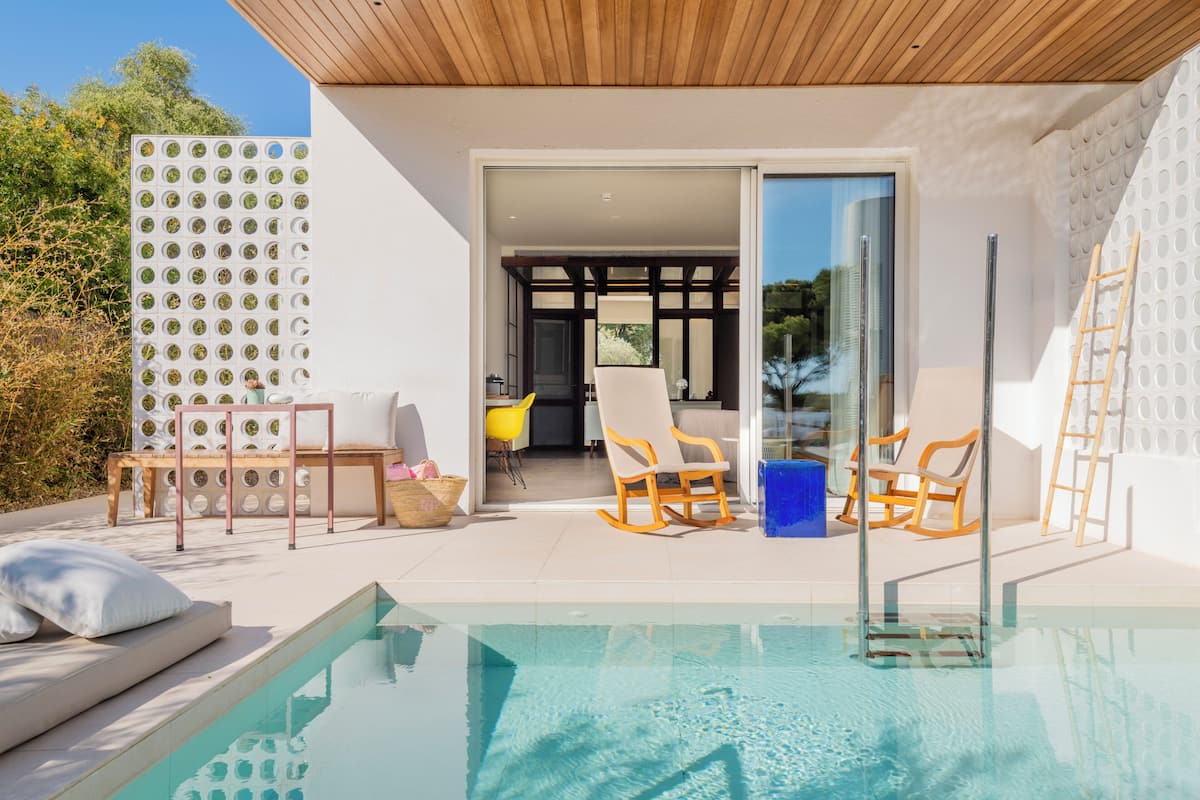 Suite junior, piscina privada | Vistas al jardín
