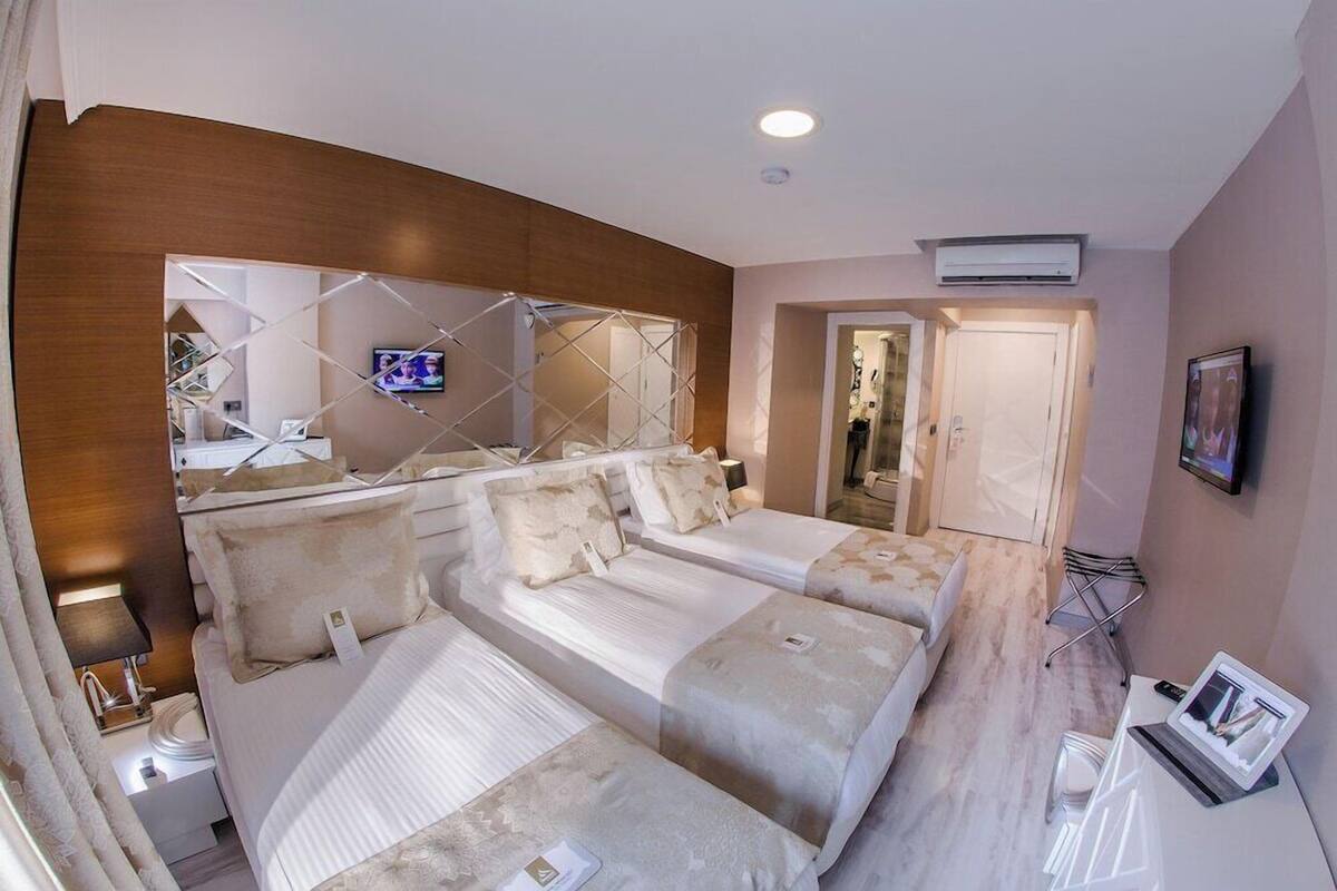 1 bedroom, premium bedding, minibar, in-room safe