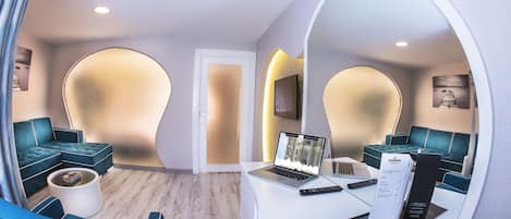 Suite (Jacuzzi) | Living area | LED TV