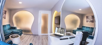 Demonti Otel