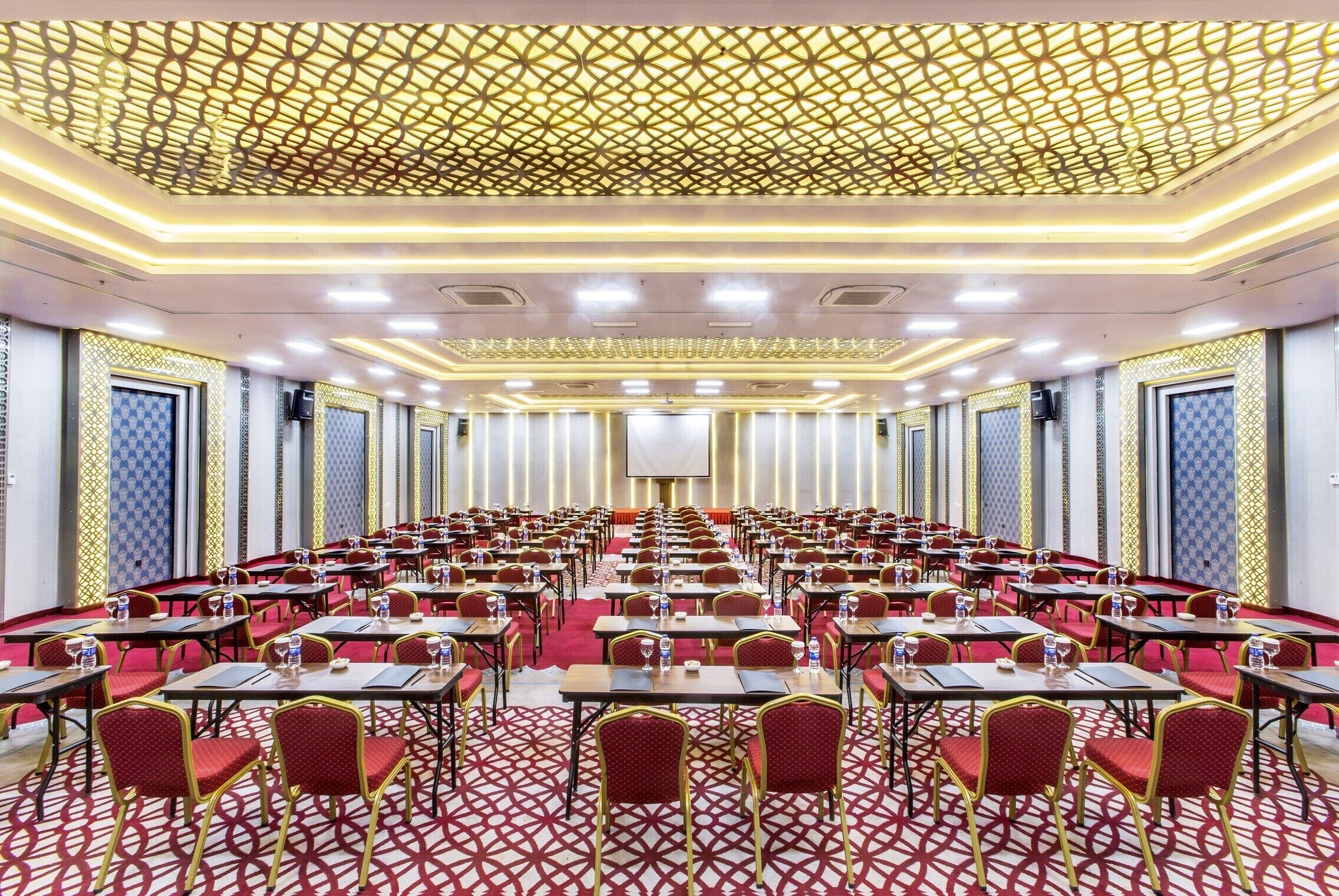 Photo - Demonti Hotel