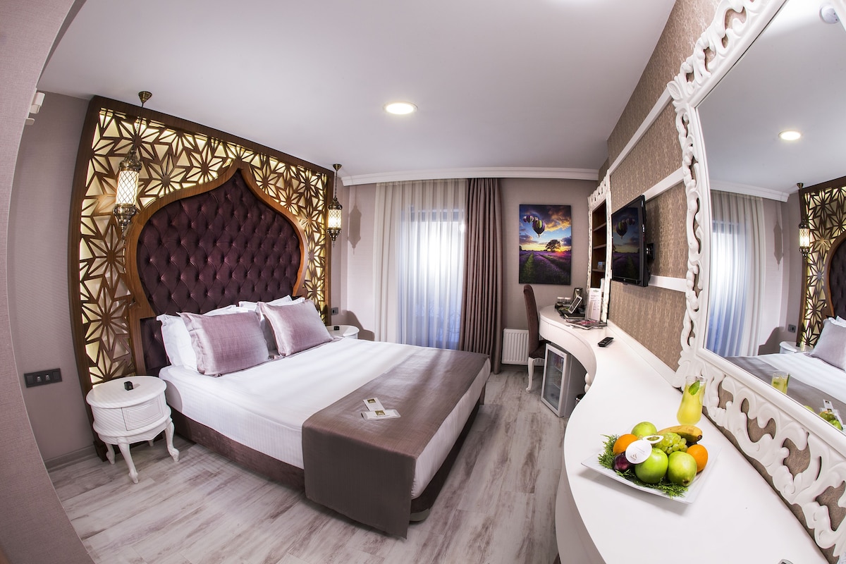 1 bedroom, premium bedding, minibar, in-room safe