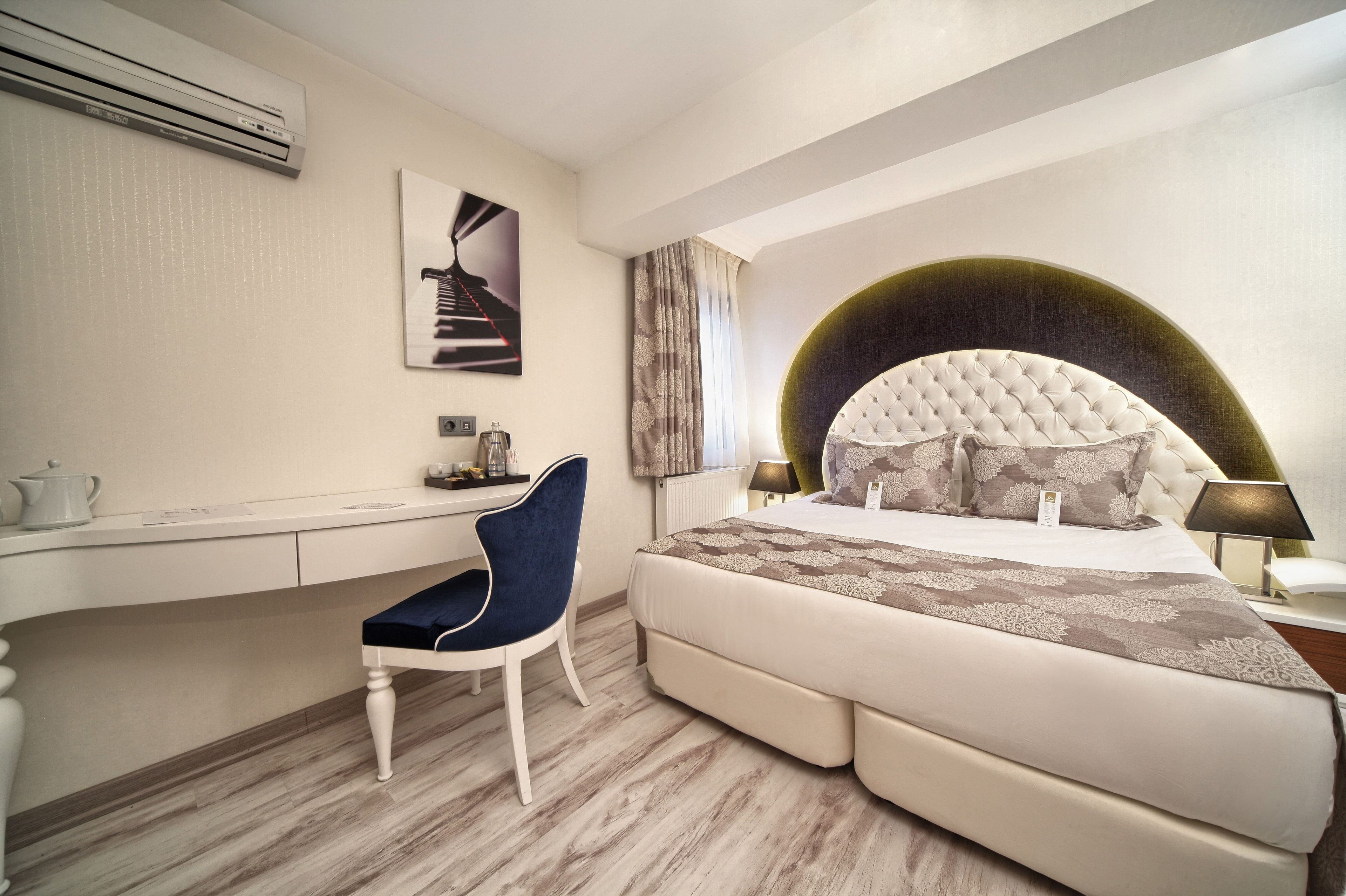 standard room (jacuzzi) | 1 bedroom, premium bedding, minibar, in-room safe