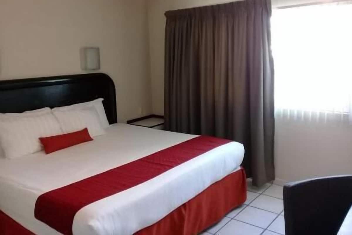 Premium bedding, down comforters, in-room safe, individually furnished