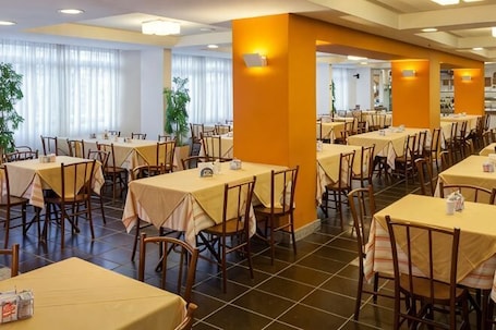 Restaurant. Park Hotel