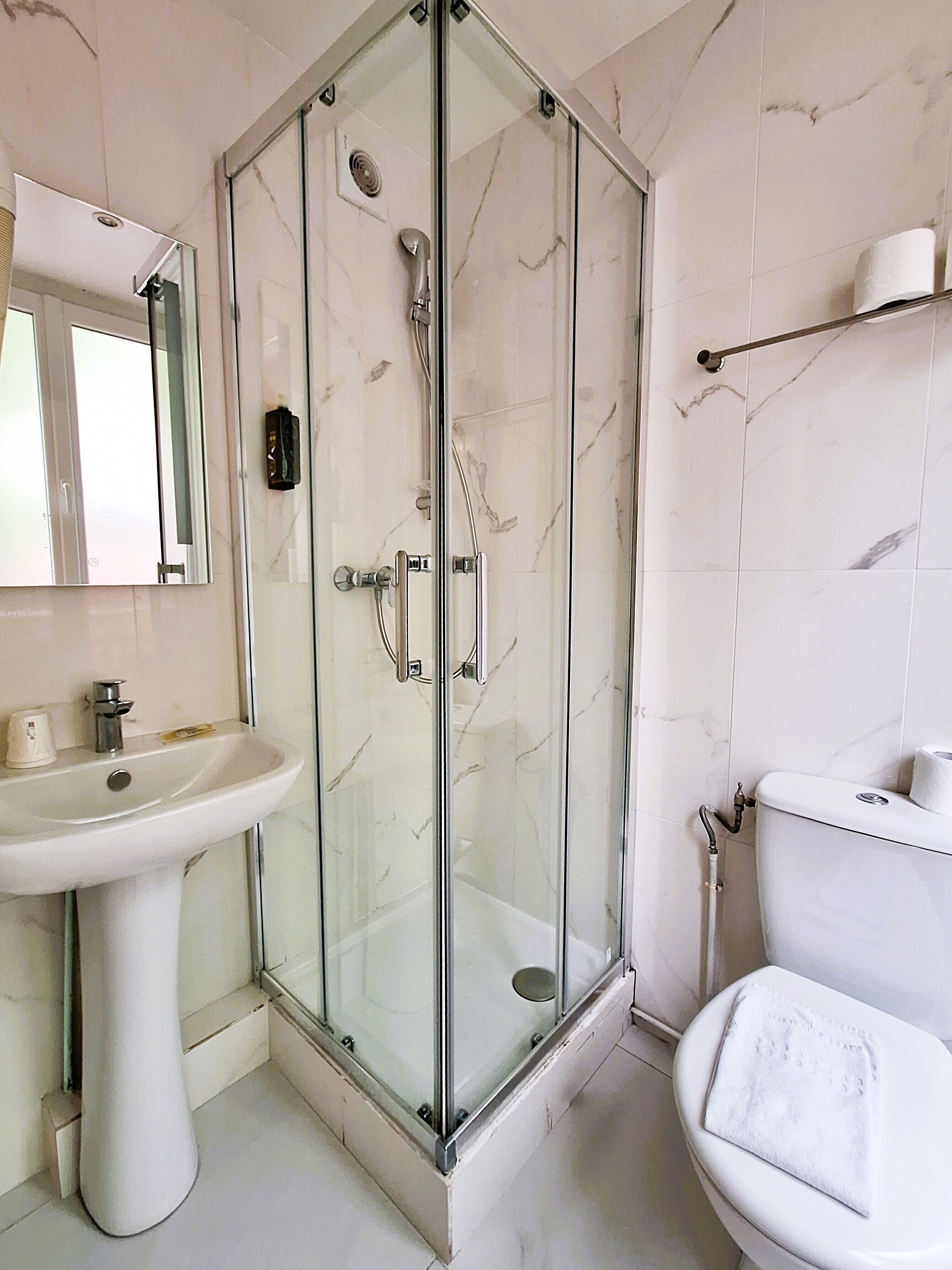 Foto - Hipotel Paris Gambetta République