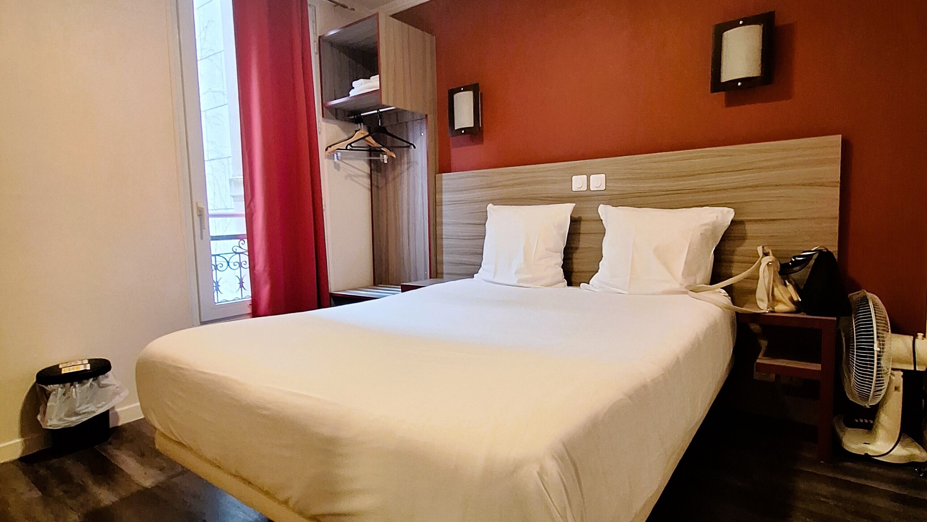 Foto - Hipotel Paris Gambetta République