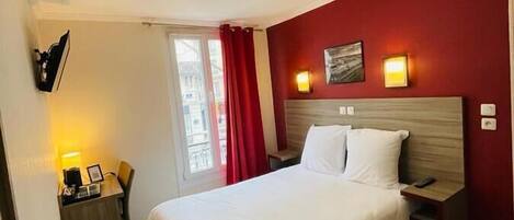 Fer et planche à repasser, draps fournis