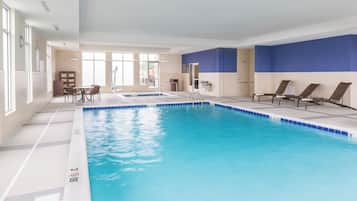 Indendørs pool
