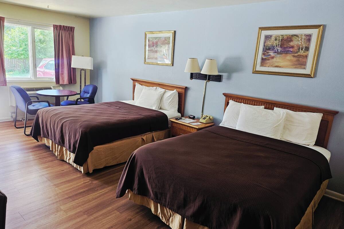 Desk, blackout drapes, iron/ironing board, free WiFi