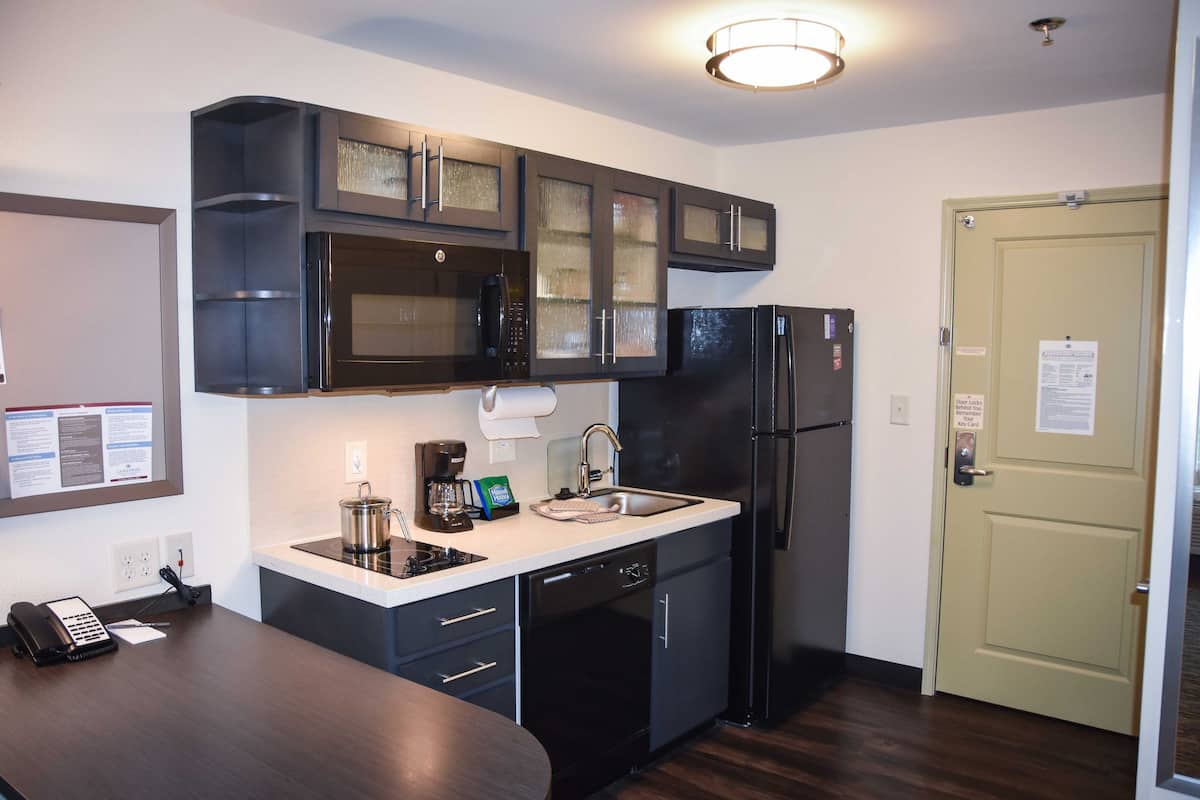 in-room safe, desk, iron/ironing board, free wifi