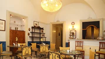 Bar (in der Unterkunft)