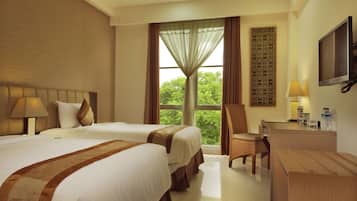 Premium bedding, in-room safe, desk, soundproofing